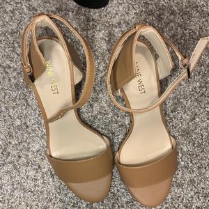 Nine West wedges with pattern on heel